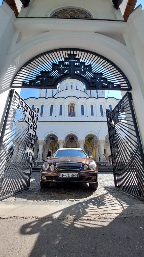 Funerare bucuresti, funerare Ilfov, funerare sector 4, 1, 2, 3, 4, 5, 5, pompe funebre, servicii funerare complete, funerare talon pensie, sicriu, sicriu complet echipat, îmbălsămare. Servicii funerare profesionale în sectoarele 1, 2 , 3 , 4 , 5 , 6. Oferim consultanță și asistență în planificarea și organizarea serviciilor funerare și a înmormântării.